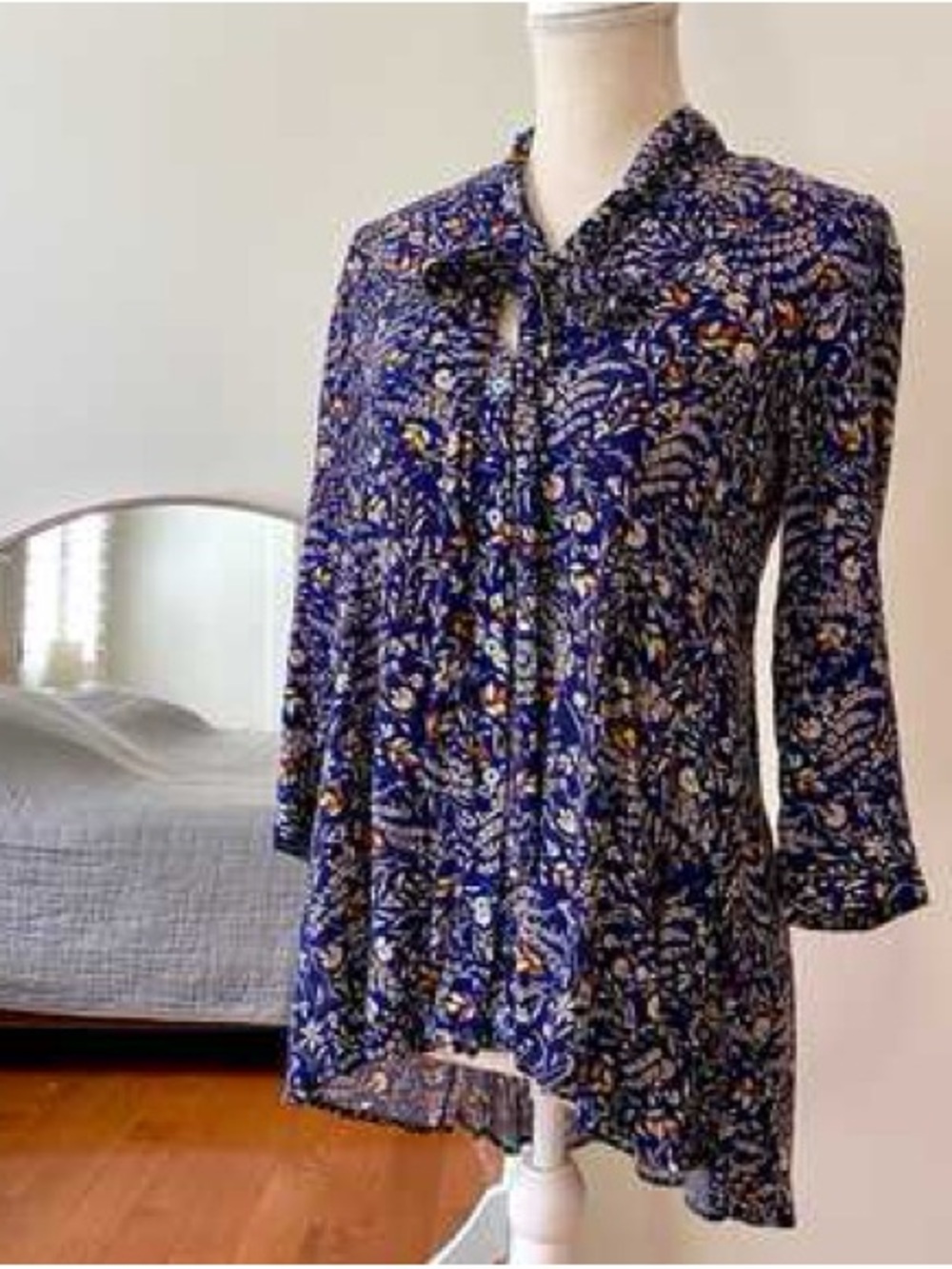 EUC Anthropologie Maeve Tie Neck Swing Blouse— Navy Botanical - Picture 5 of 10